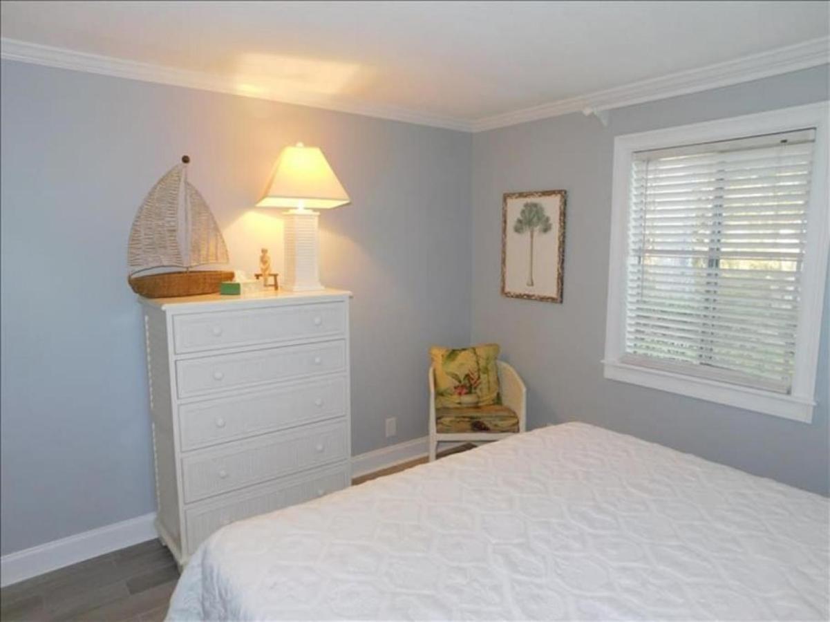 E11 Peaceful Bedroom Two Bath Ground Level New Shower And Floors Come Make Some Family Memories St. Simons Island Exterior photo